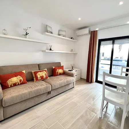 Beachside - With Pool By Hd *