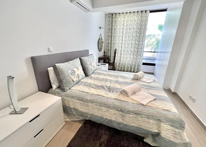 Apartment Beachside - With Pool By Hd